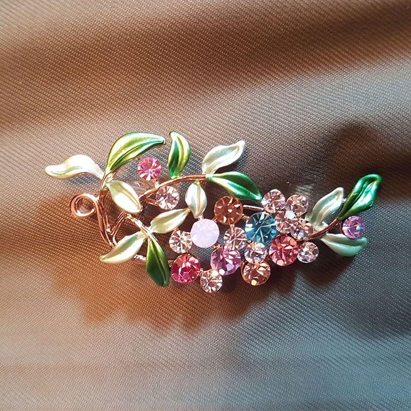 Elegant European & American Floral Brooch: Romantic Mori Style Lapel Accessory for Women's Coats