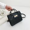 Fashionable Pu Shoulder Bag Stylish Street Trend Box Bag For Women In Elegant Black