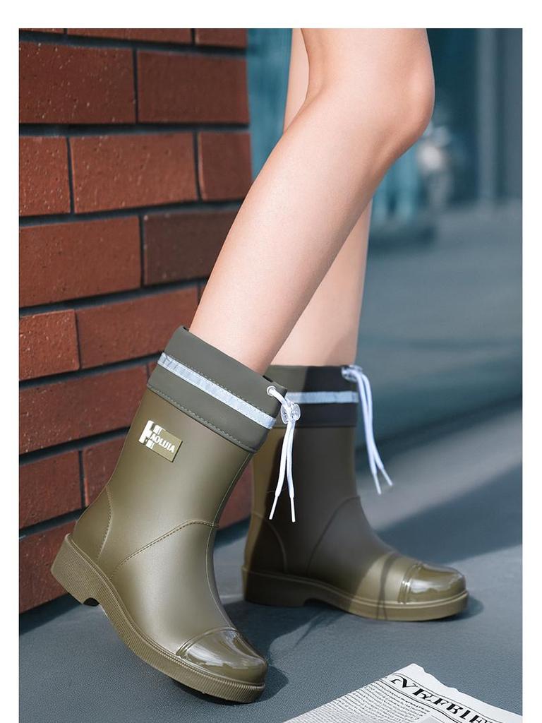 Women's Eco-friendly Mid-Calf PVC Rain Boots - Non-slip Rubber for Outdoor & Kitchen Use.