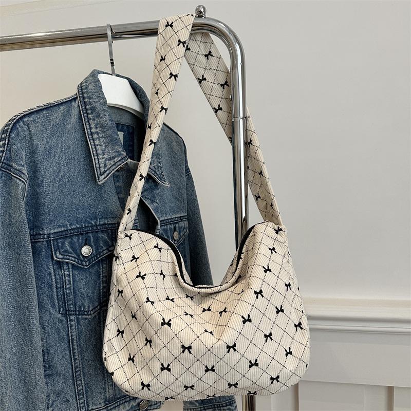 

Large-capacity bag women s 2025 new autumn and winter versatile shoulder bag fashionable commuter tote bag portable canvas bag