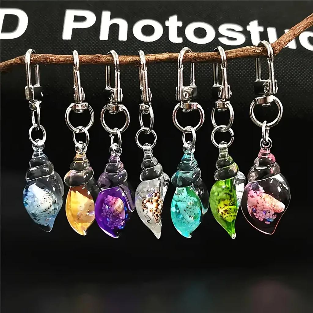 7 Pcs Ocean Style Conch Pendant Acrylic Glow in Dark Conch Pendant Keychain Women Keychain Jewelry