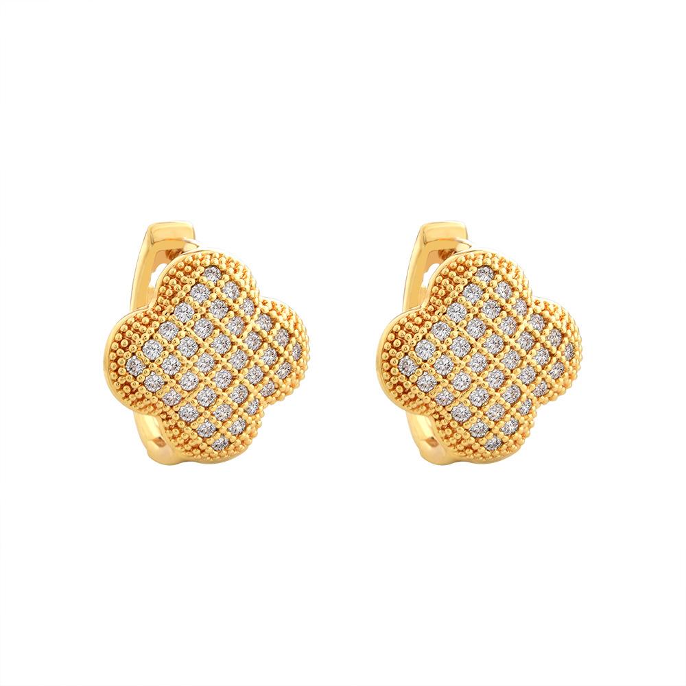 Exquisite Kleeblatt-Steckohrringe Mikropavé Zirkonia Vergoldete Glücksohrstecker für Damen
