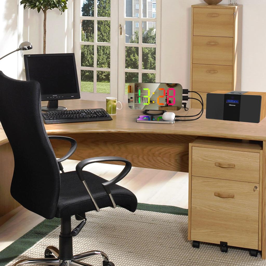 Digitaler Wecker mit dynamischem RGB-Licht, dimmbare Helligkeit, einstellbare Schlummerfunktion, USB