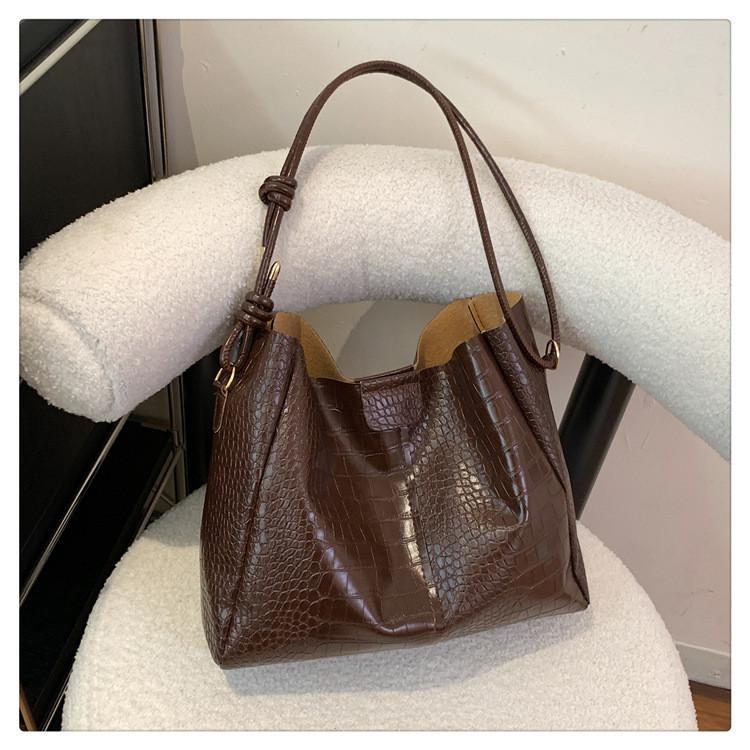 Urban Minimalist Style Pu Shoulder Bag With Snake Pattern For Daily Use коричневый