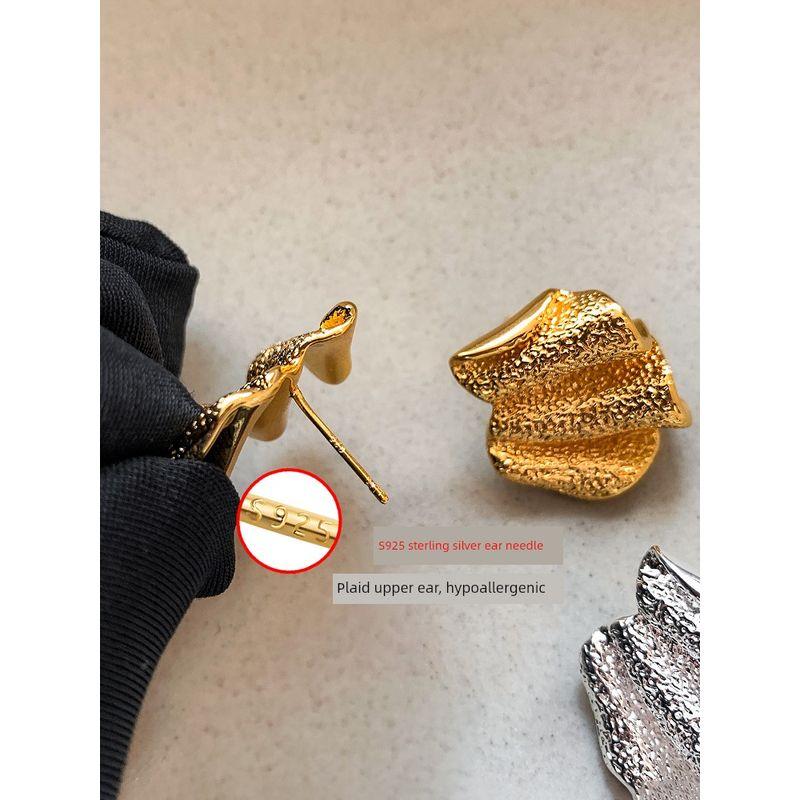 French Silver Needle Fashion Retro Exaggerated Ruched Metal Gold Silver Large Earrings Fancy Accessible Luxury Ear Studs Earrings