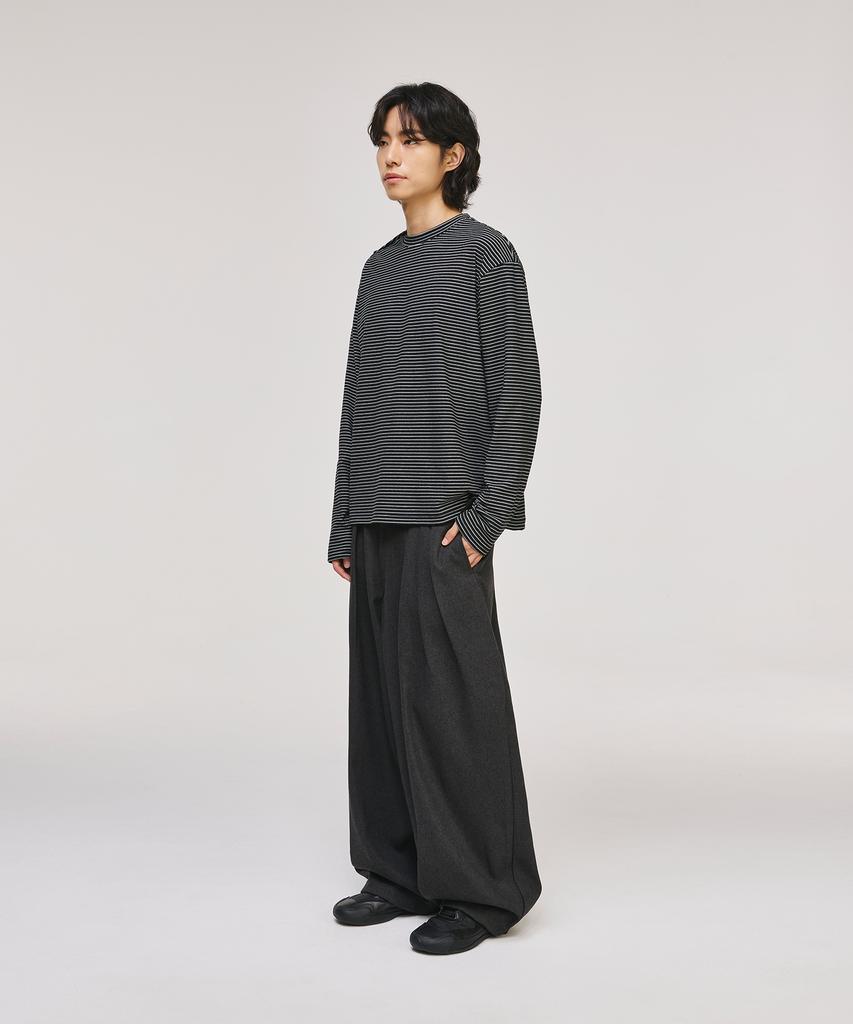SIGNATURE Reverse Three-Tuck Baggy Slacks [Gray]