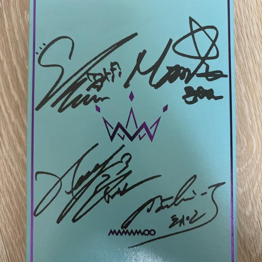 

Mamamoo Album Sign Cd