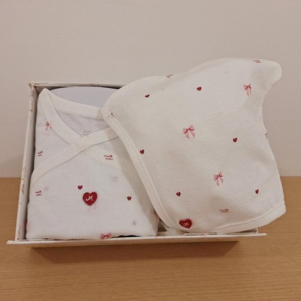 

Mink Mui 26 Year Ss Baby Gift Petit Ribbon Bodysuit Bamboo Hat Set Model 36170 040 03 36170 010 07 WH/6 months (75)