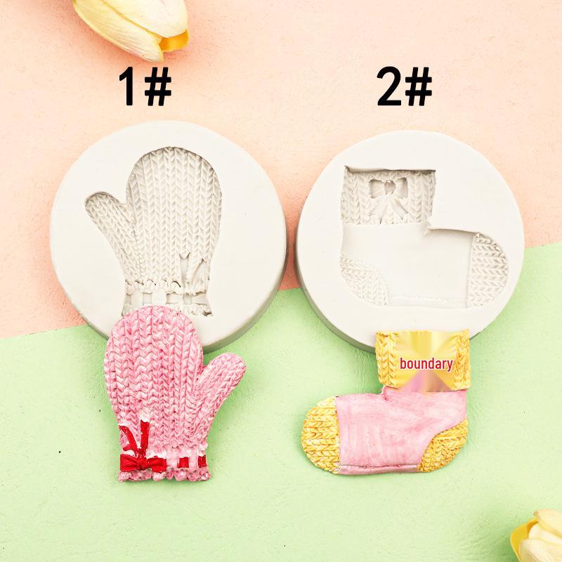 Cartoon Bear Christmas Silicone Mold - Plush Glove Shape for Creative Baking & Cake Decoration