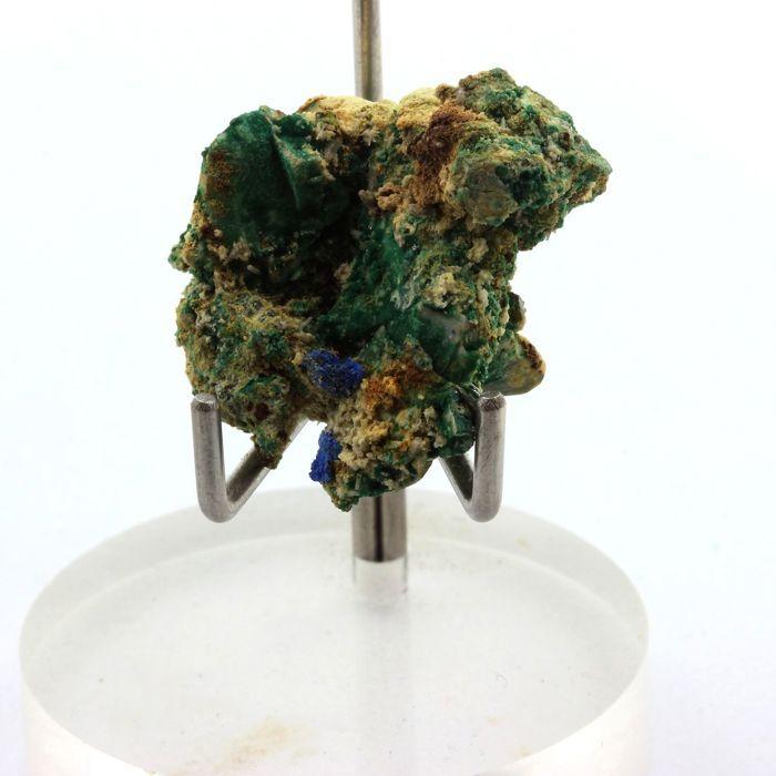 Pierres et Minéraux. Bournonite + Bindheimite + Malachite. 44.55 ct. Combe Guichard, Prunières, Isère, France.