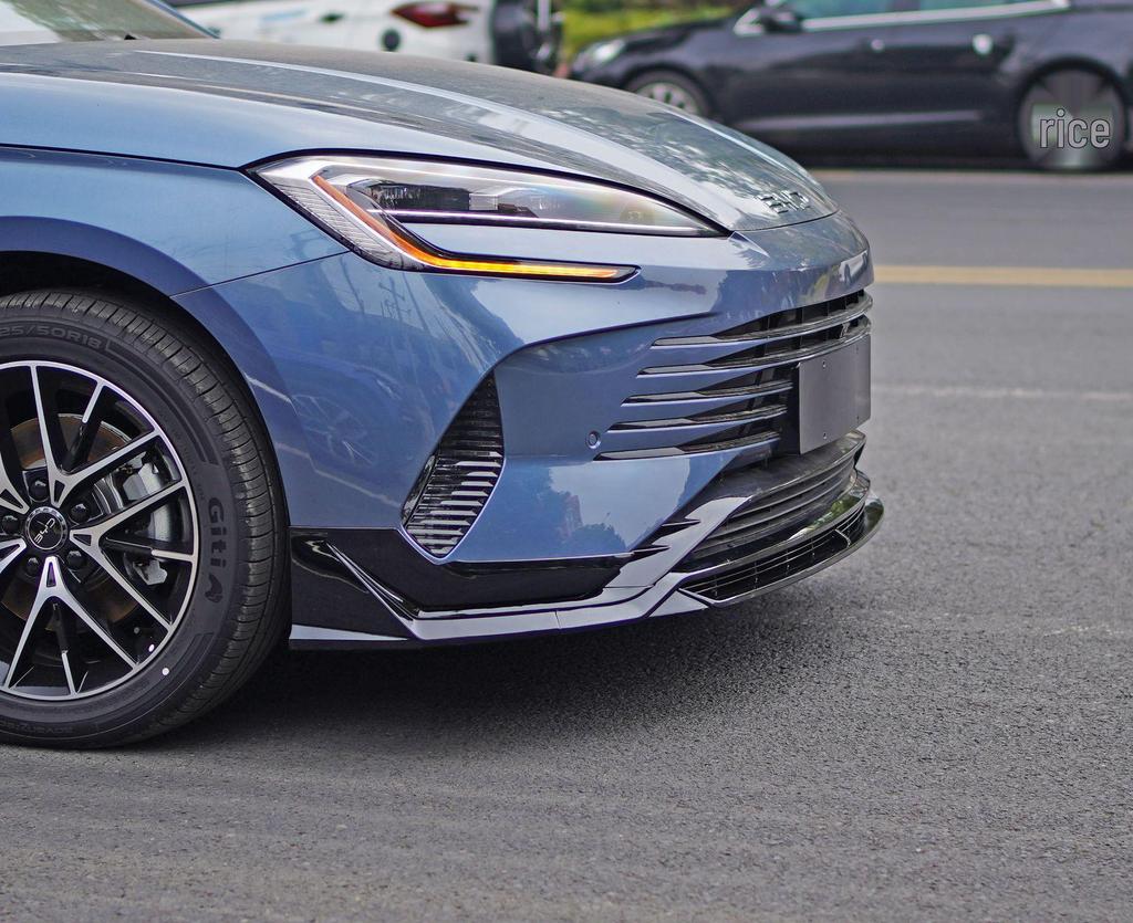 2023-2025 BYD Seal 07DMI Zijschorten, Voorbumper, Achterspoiler, Achterbumper, Achterlip & Spoiler Kit.