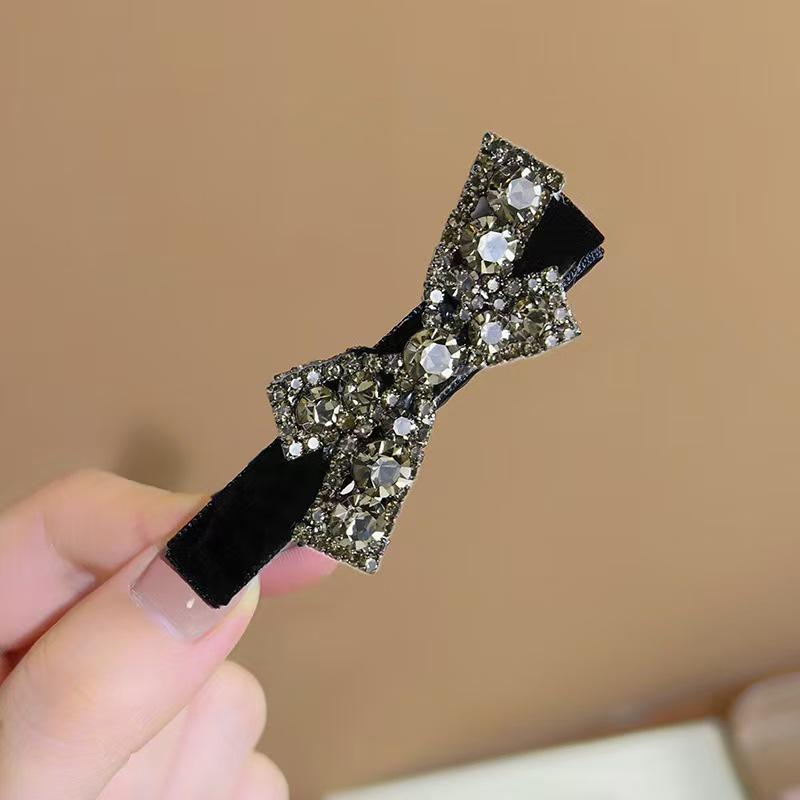 2026 High-End Rhinestone Bow Hair Clip: Elegant Niche Style for Taming Stray Forehead Hair