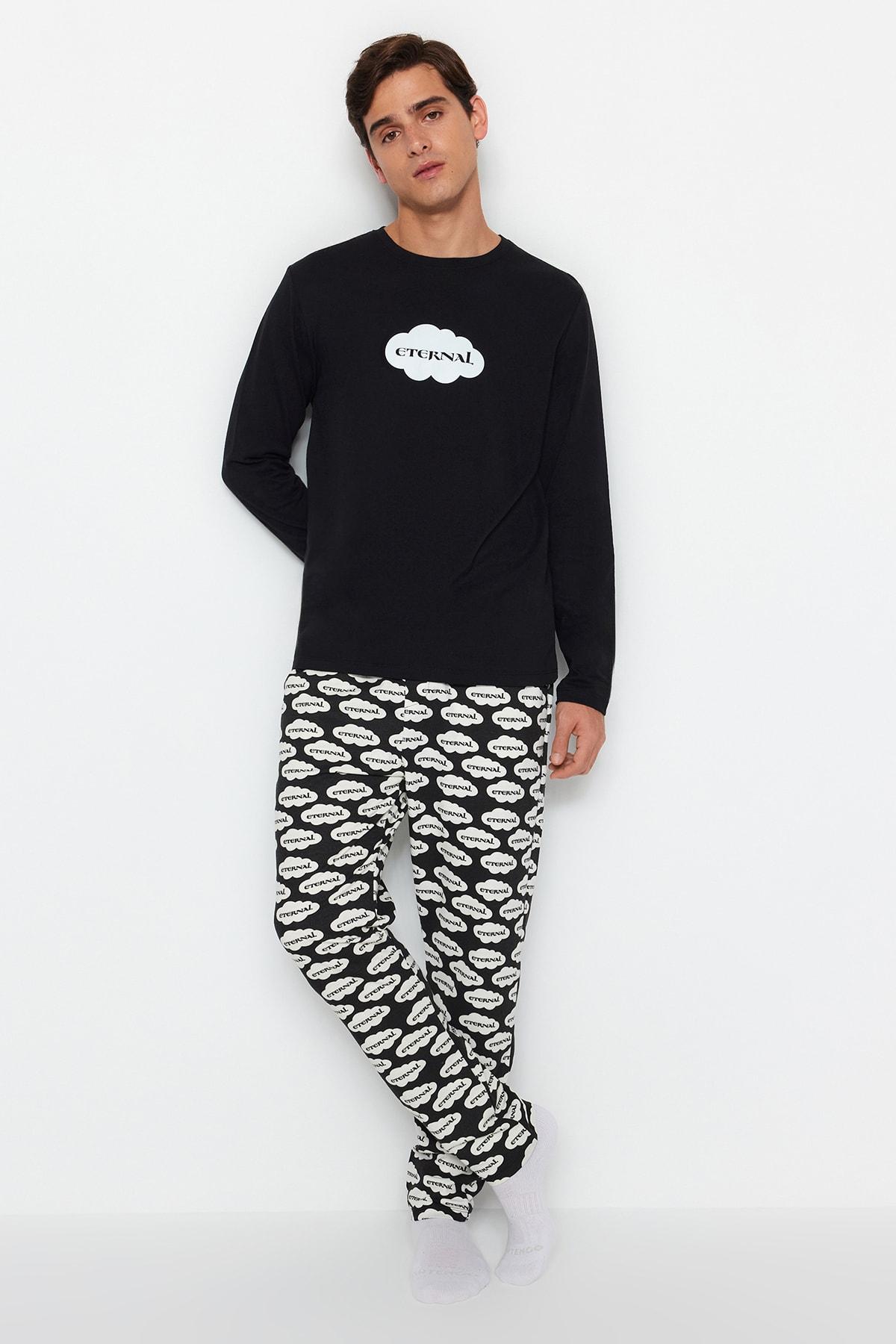 

Мужской черный трикотажный пижамный комплект стандартного кроя с принтом...