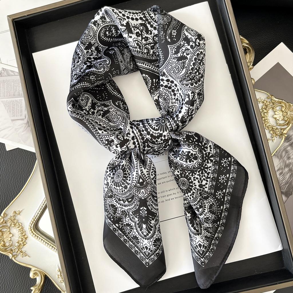 Luxury  Leopard Print Square Scarf Women'S Imitation Silk Scarf Casual Versatile Decoration Small Neck Scarf 70Cmx70Cm