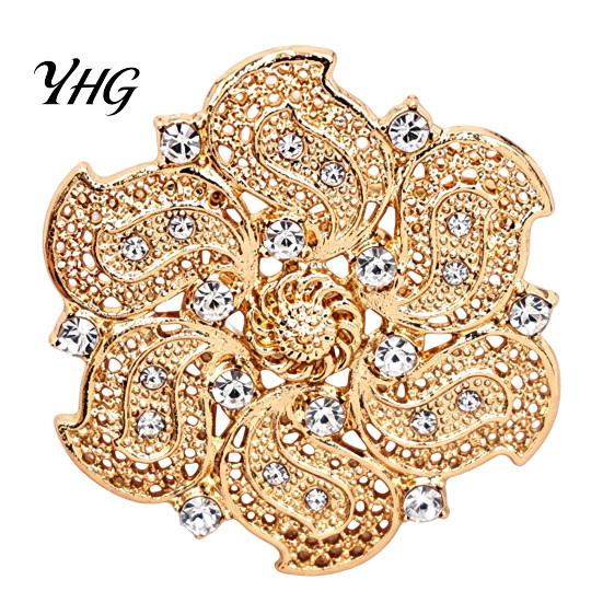 Luxury Coat Brooch Retro Rhinstone Flower for Women, Golden Plated Alloy Floral Vintage Lapel Pin, Clothing Jewelry Accessories Wedding Party