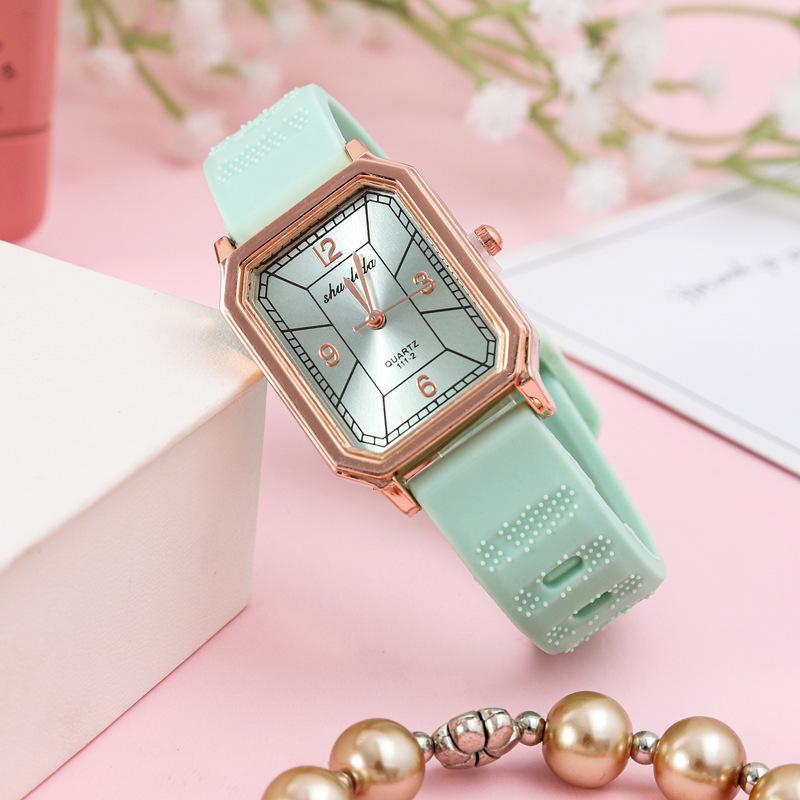 Fashion Versatile Ladies Watch Rectangle Casual Silicone Strap Quartz Watch Schoolgirl Watch
