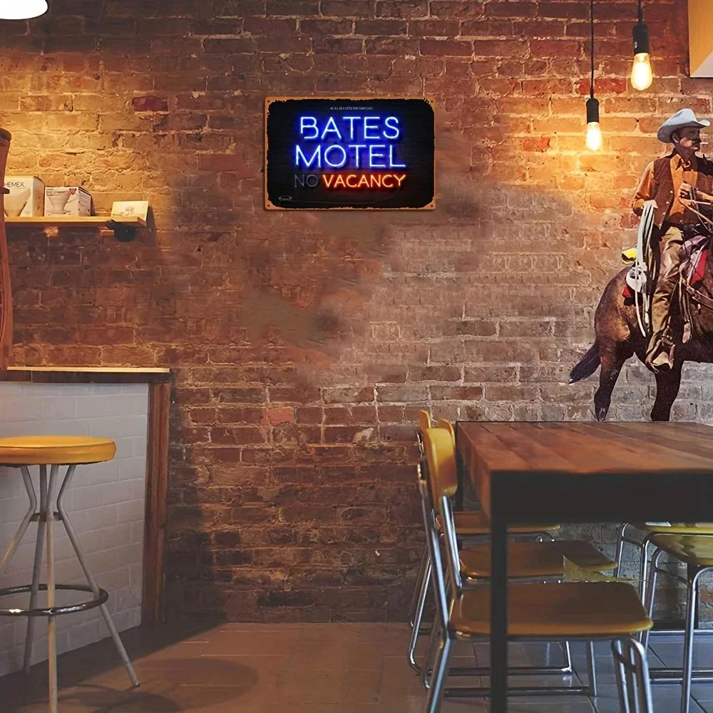 Neon-Metallblechschild „Bates Motel“ im nostalgischen Stil – die perfekte Wanddekoration für Männerhöhle, Keller, Bar, Taverne und mehr!
