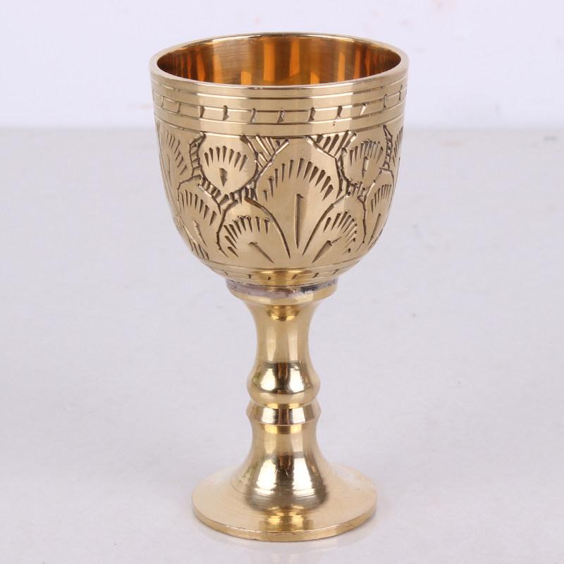 

1Pcs 35/80/180/200ml Vintage Copper Engraving Flower Pattern Wine Goblet Water Cup Chalice Buddha Altar Drinking Wine Cup As shown