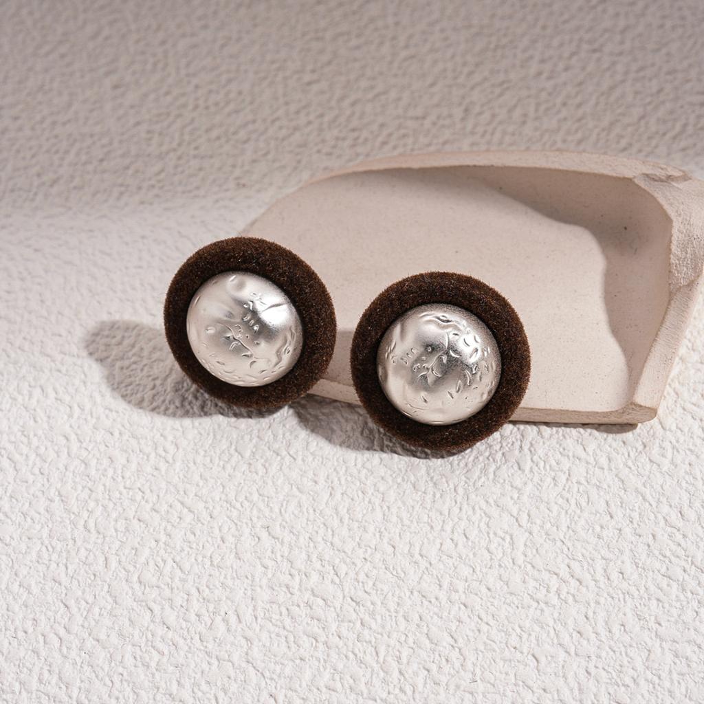 Autumn and winter flocking leopard print geometric round square stud earrings retro Maillard simple niche earrings