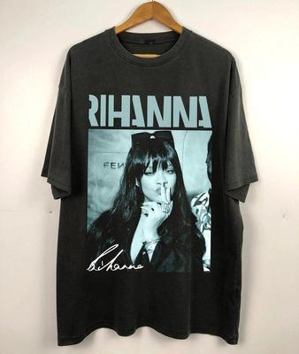 NEw Rihanna Gift For Fans Black T-Shirt Cotton Full Size Unisex Unisex T-Shirt