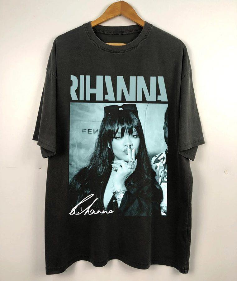 

NEw Rihanna Gift For Fans Black T-Shirt Cotton Full Size Unisex Unisex T-Shirt XXXL