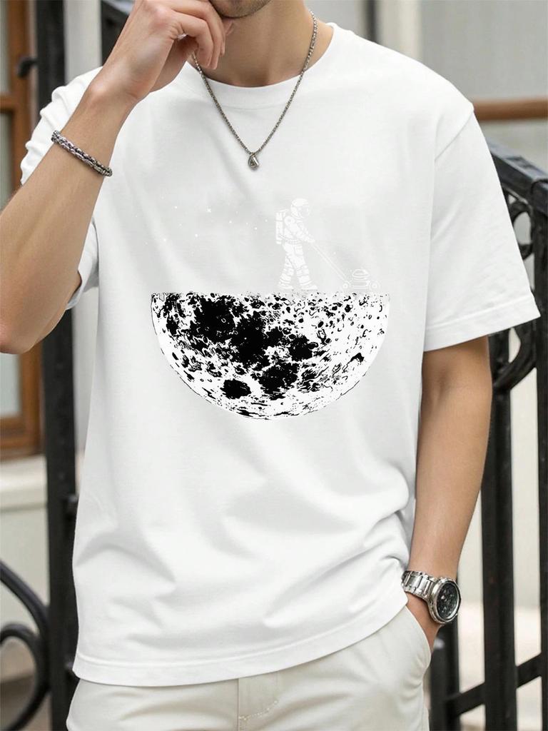 Astronaut Mowing The Moon Print T Shirt Men Summer Oversized TShirt Hip Hop Crewneck Short Sleeve Casual Cotton Streetwear
