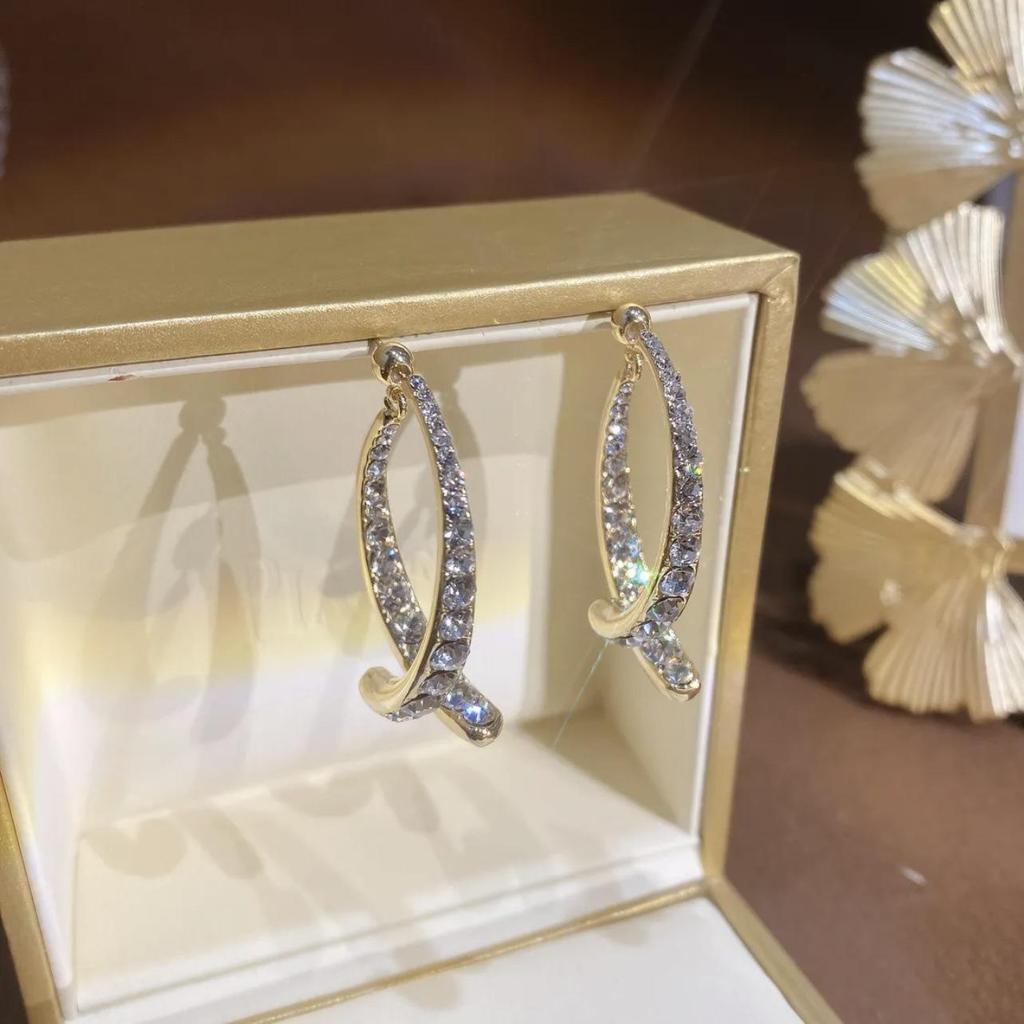 925 Sølv Douyin Kors & Diamant Øredobber: Dynamisk vridningsdesign med fe foran og bak