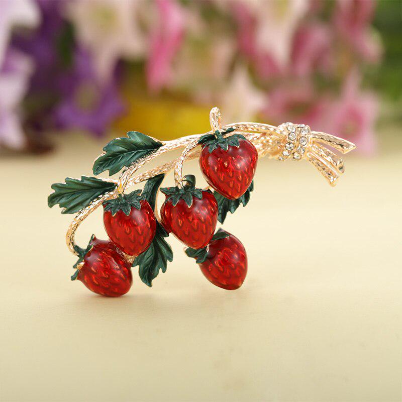 Blucome Enamel Strawberry Brooches For Women Girls Wedding Party DIY Statement Lovely Fruit Accessories Hat Bag Brooch Bijoux