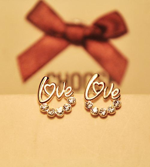 Korean Version of Fashion LOVE Letter Stud Earrings, Korean Alloy Diamond Earrings 1 Yuan Store Stall Earrings