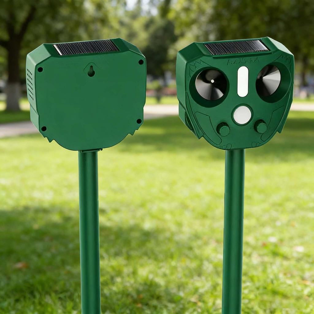 In-stock Multi-Functional Solar Ultrasonic Animal Repeller: Effective for Rats, Birds, Cats, and Dogs