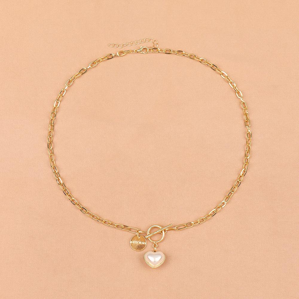 

French Retro Pearl Heart Pendant Clavicle Necklace - Elegant, Niche Design