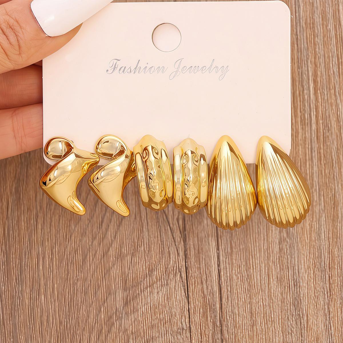 Chic Gold C-shaped Women s Earring Set - Stylish and Versatile Fashion Accessory