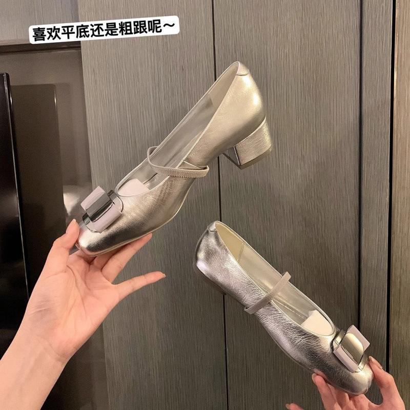 Innere Höhenerhöhung kleine Hepburn Tochter quadratischer Kopf Schleife dicker Absatz Mary Jane einzelne Schuhe Damen flache Ballerinas