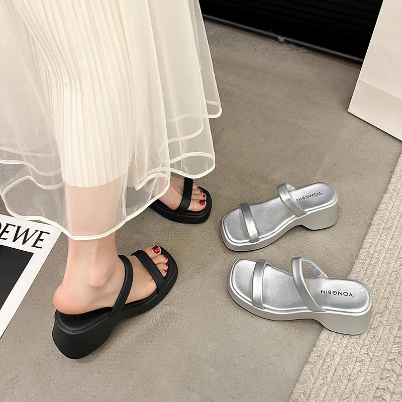 Women's muffin thick-soled heightening sandals women's summer wear high-end black French fairy high-heeled one-word slippers
