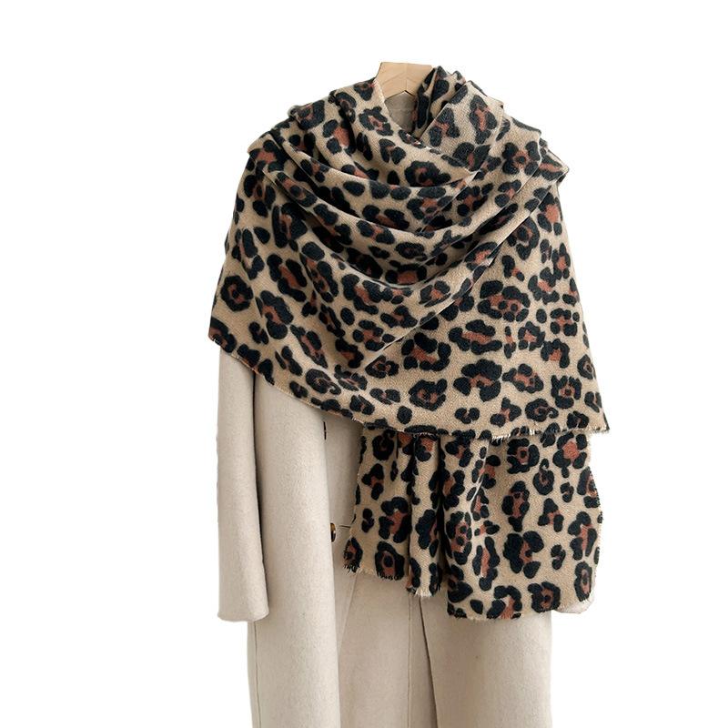 Fashion high-end leopard print scarf autumn and winter women's modern personality wild beauty temperament imitation cashmere warm shawl
