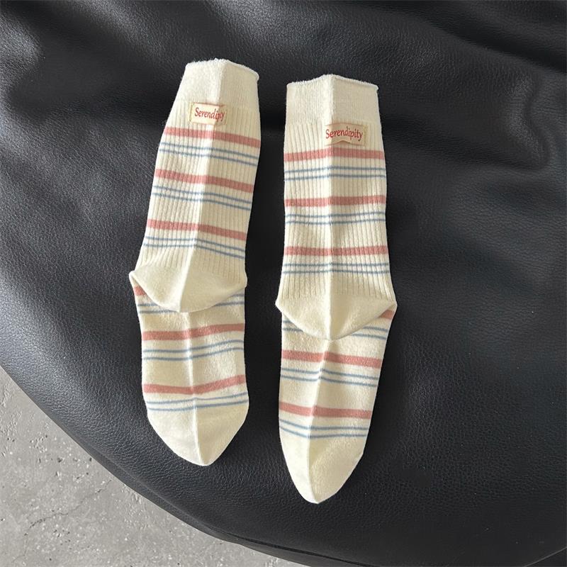 Damen Frühling und Herbst Freizeit All Match Farbstreifen Stoffmarke Bewegung in der Tube Frotteesocken