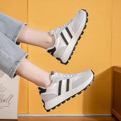 ¿Son zapatos deportivos de mujer nuevos de invierno con suela gruesa, zapatos de mujer versátiles casuales para estudiante, zapatos de running de terciopelo?