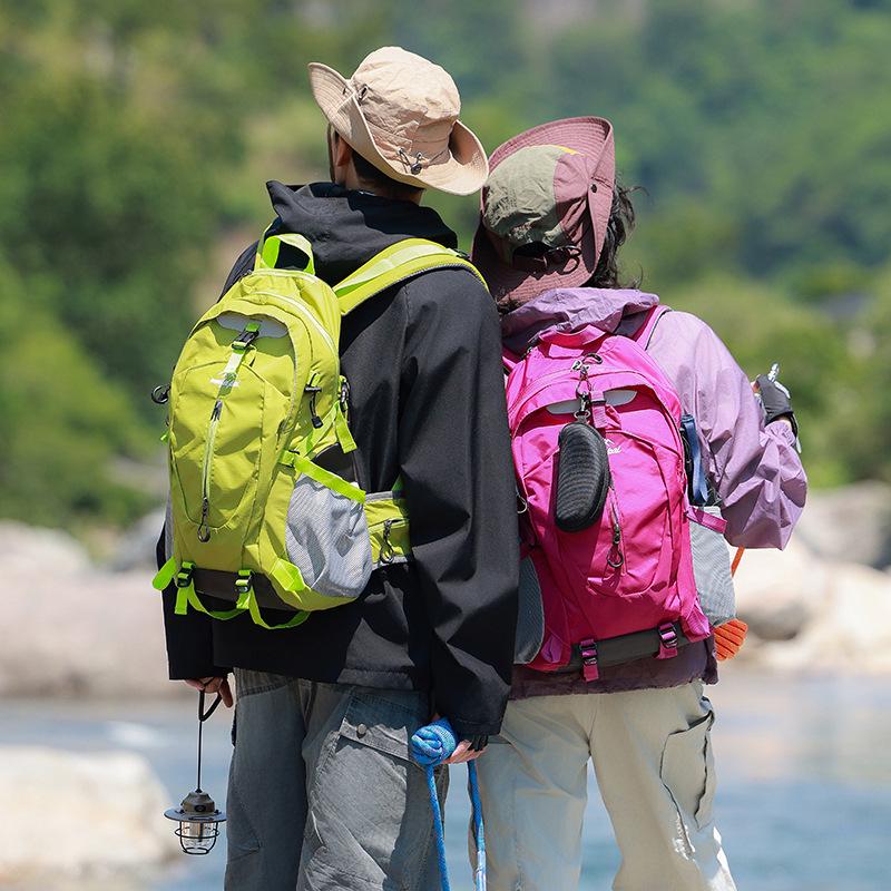 Unisex Large Capacity Lightweight Hiking Backpack for Outdoor Travel and Mountaineering