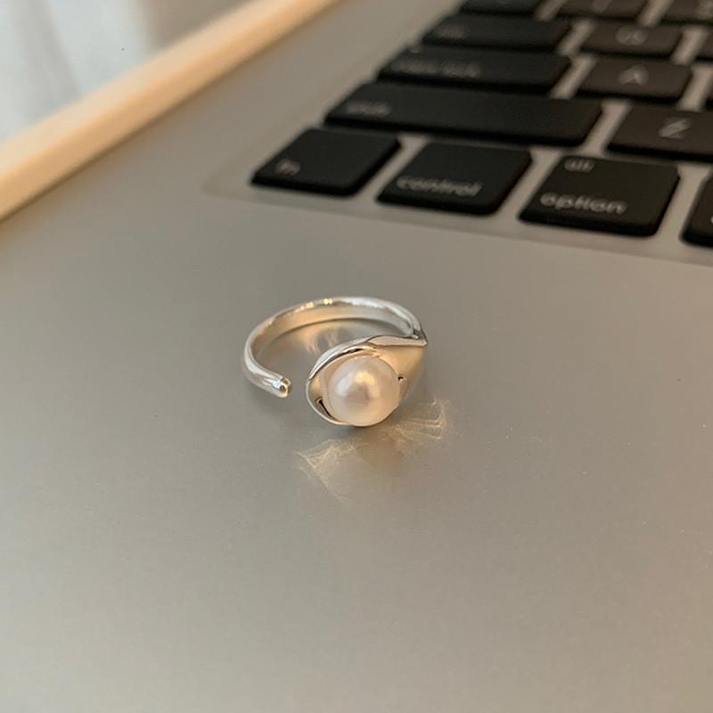 

Elegant Pearl Adjustable Ring For Women Geometric Design Copper Accessory Fashion