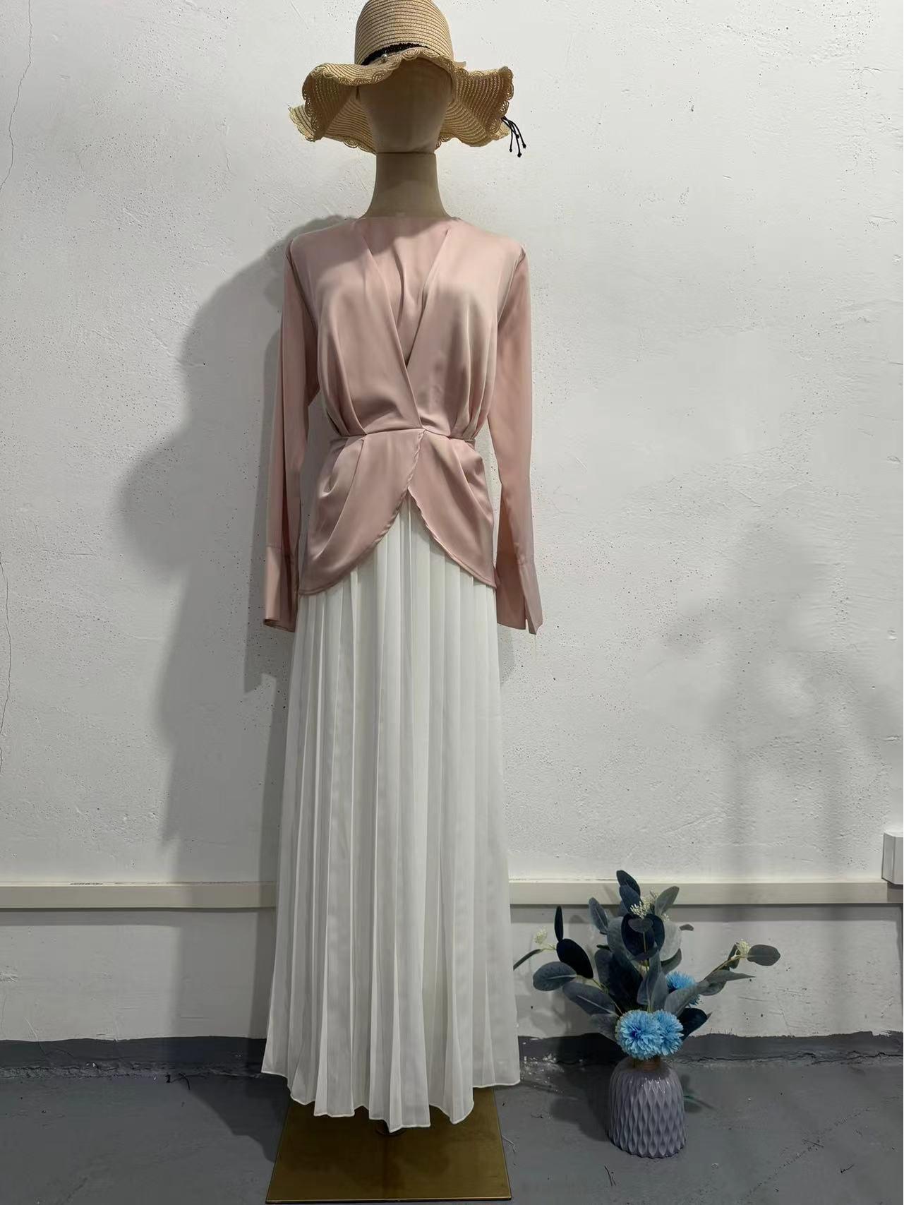 

2024 Осеннее женское платье с цветными блоками, плиссированное, с длинным рукавом Medium