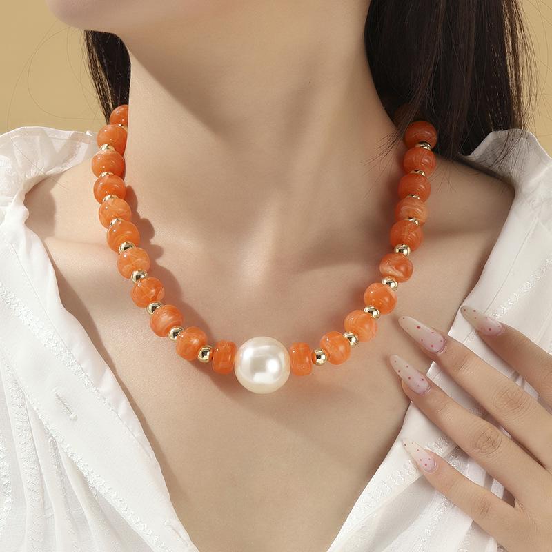 Bohemian Pearl Beaded Necklace: Colorful, Simple, Vacation-Ready Clavicle Chain for Women