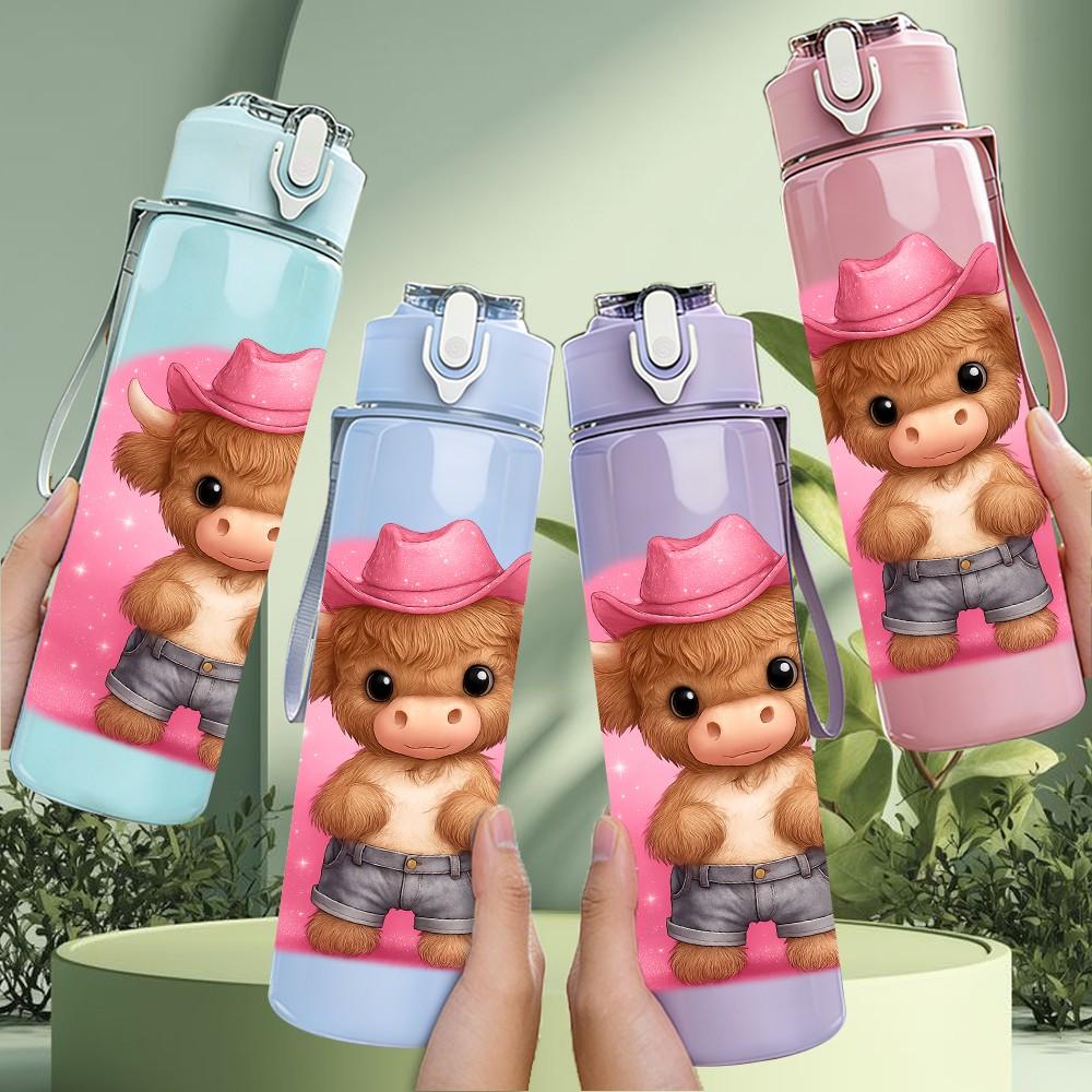 1PC Cowboy Teddy Bear Pattern 750ml Color Plastic Sports Water Bottle Leakproof Flip Straw Lid Suitable for Sports Office Home Use