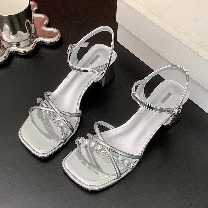 

Босоножки с открытым носком и стразами 2025 лето новая мода верхняя одежда толстый каблук квадратный носок ремешок на щиколотке с юбкой женская обувь 38 серебряный