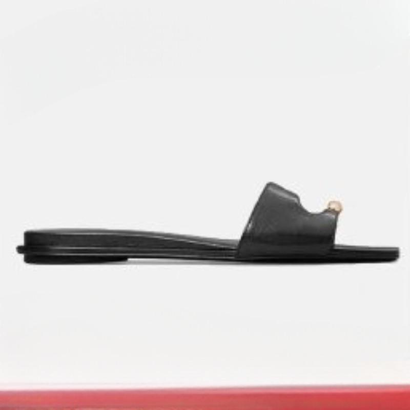 Женские легкие тапочки Летние Новые Квадратный носок Металлическая пряжка Закрытый носок Мягкая подошва Противоскользящие Износостойкие Сандалии 40 чёрный 3000₽