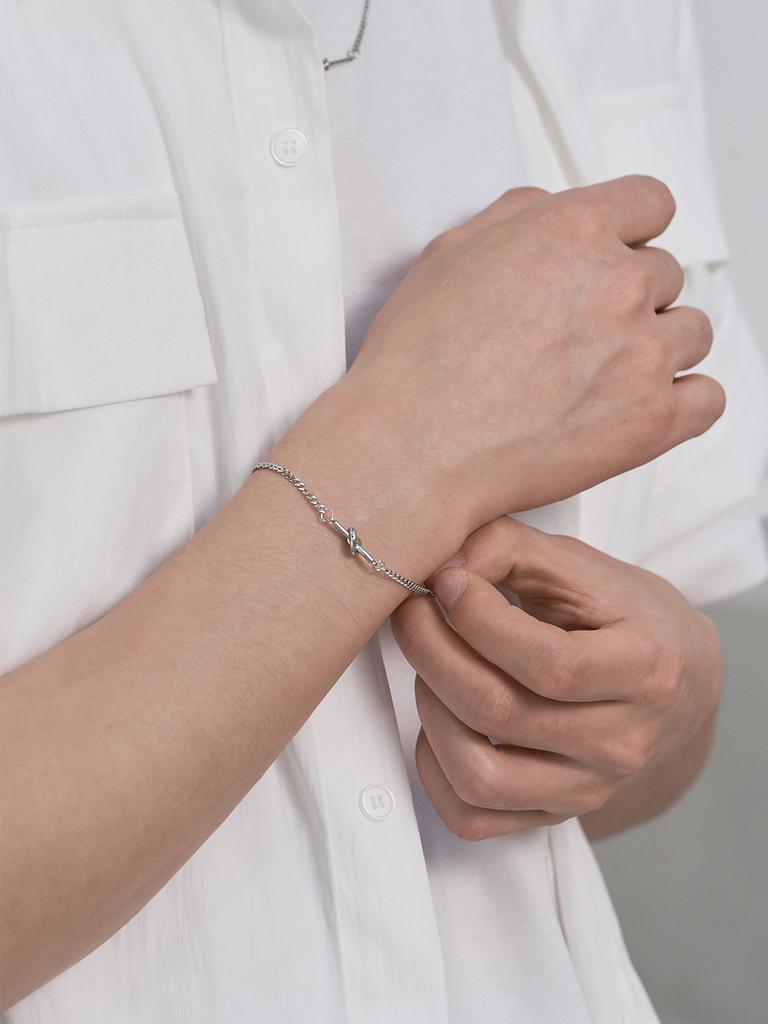 Hawha Knot Slim Chain Bracelet