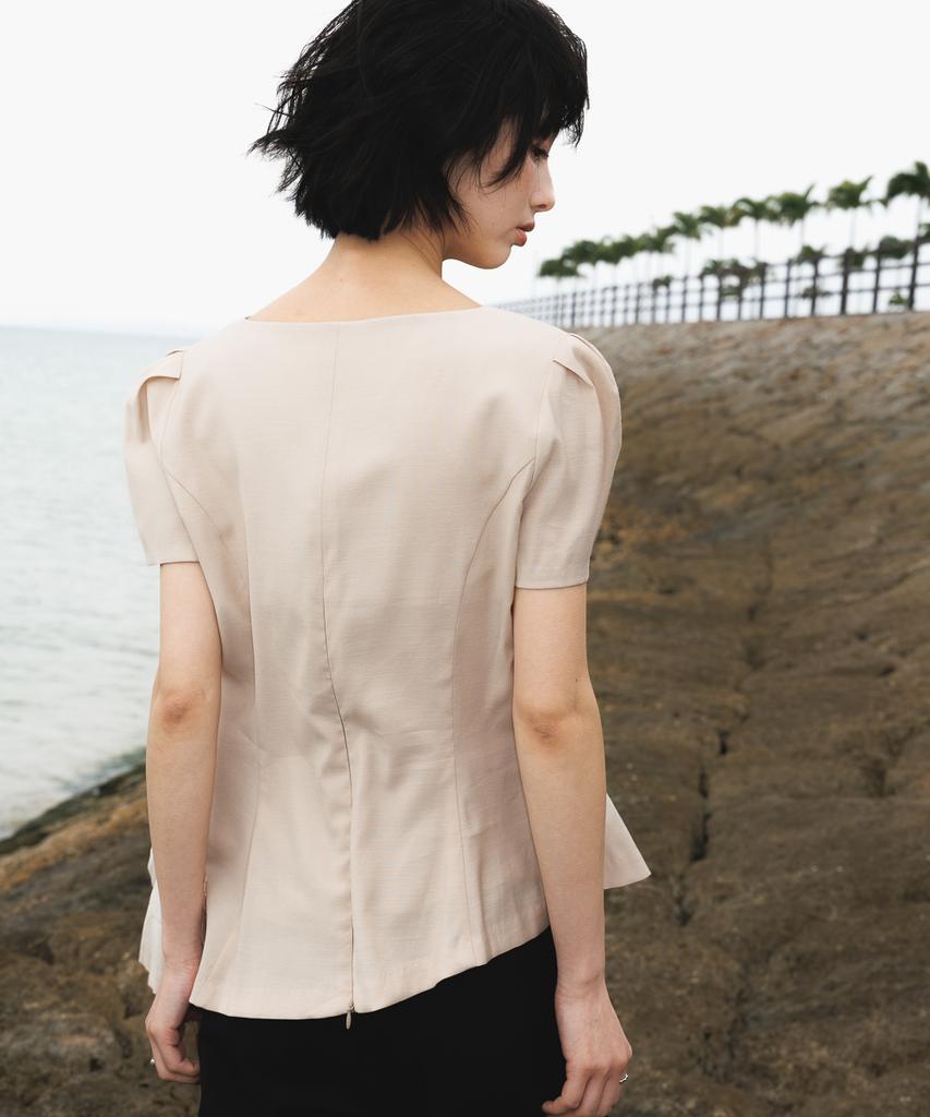 DEHEVE Unbalanced Frill Blouse [Beige]