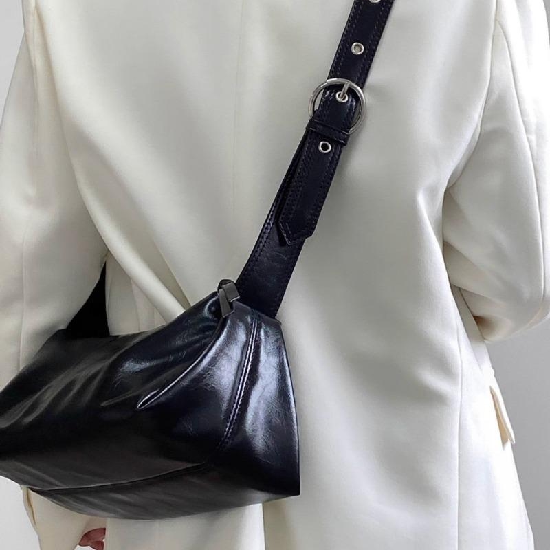 A Niche Design Women's Bag with A Wide Shoulder Strap, Casual and High-end Quality, Single-shoulder Underarm Crossbody Bag