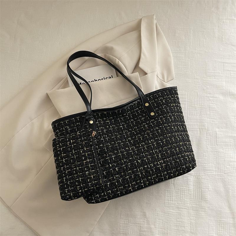 Идиллический новый модный легкий роскошный твидовый портативный тоут на одно плечо для под мышку чёрный 1900₽