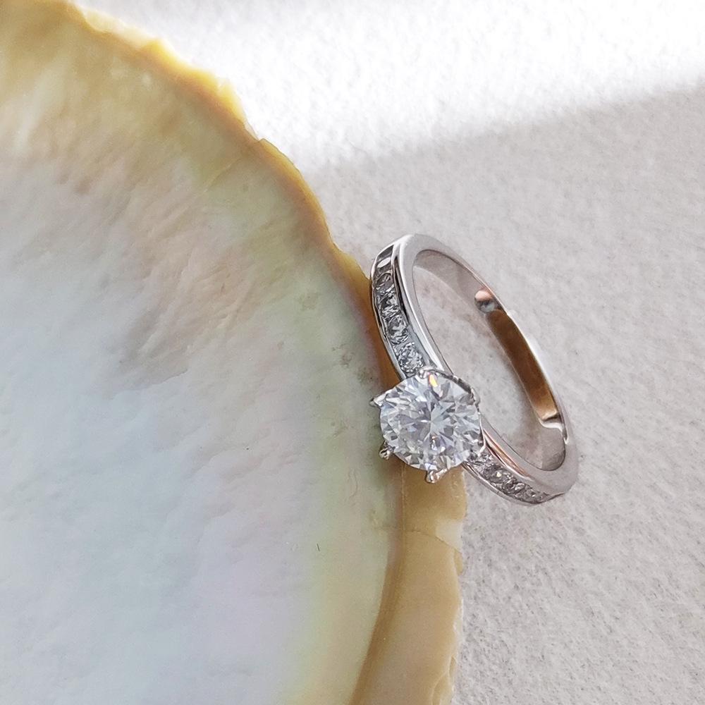 1 Carat D Color Moissanite Ring, Six-Prong Crown Design, 925 Sterling Silver, Light Luxury Jewelry