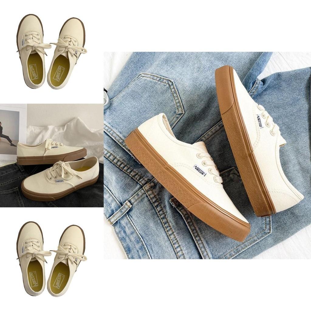 Beige Ladies Casual Canvas Shoes With Low-top Design And Rubber Sole